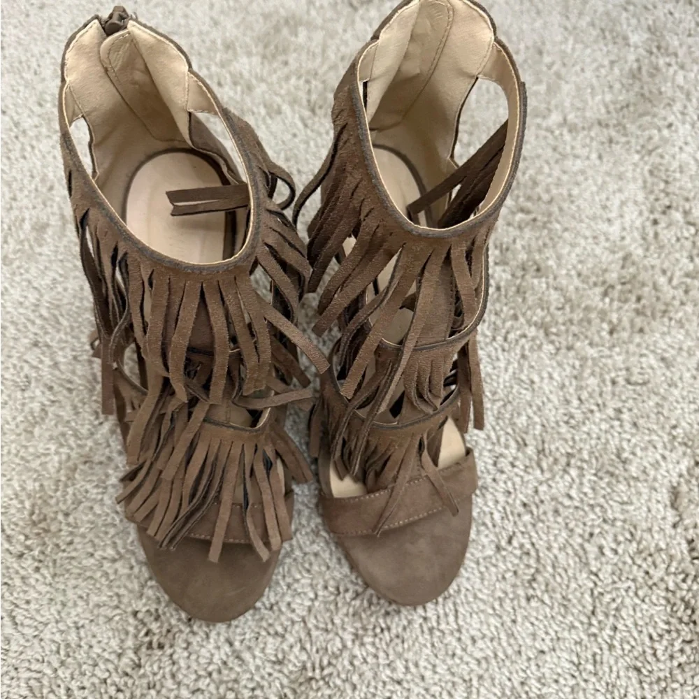Fringe Tan Women's Sandals - Picture 4 of 6